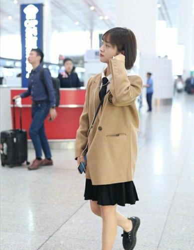 沈月全身照真"没眼看",虽然颜值高,但身材比例很一般