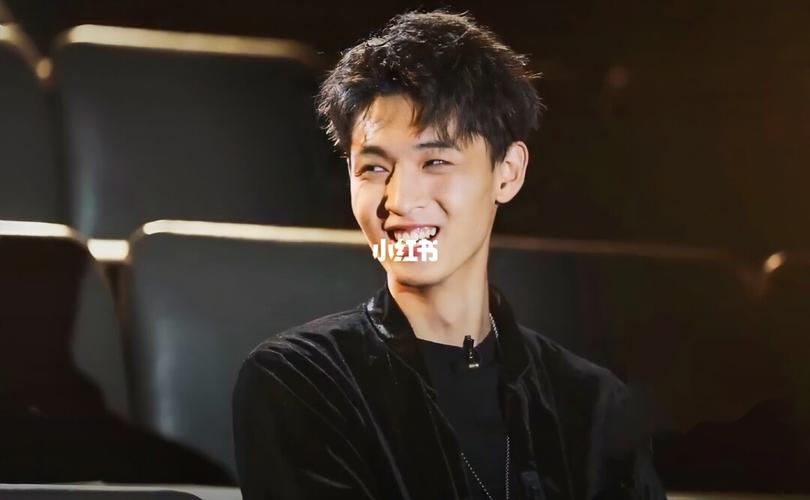 秦霄贤头像壁纸朋友圈背景图_秦霄贤_壁纸_朋友圈_头像_春天去哪玩