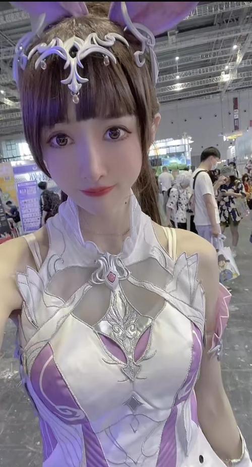 超越动漫版的小舞cos有多美?颜值爱了,大长腿搭配白丝