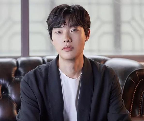 盘点单眼皮超有魅力的韩国男星7