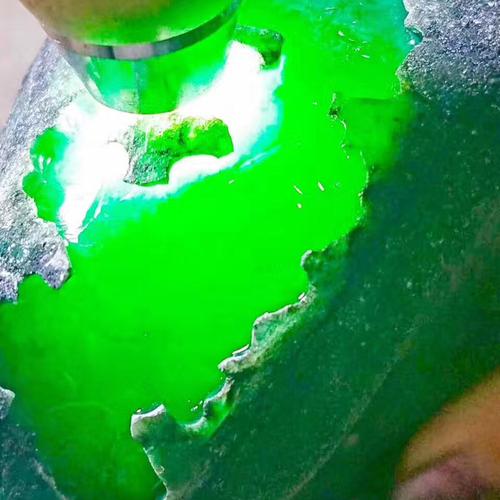 翡翠原石开窗料黑乌沙木那老坑高货开窗高冰玻璃种晴水荧光底