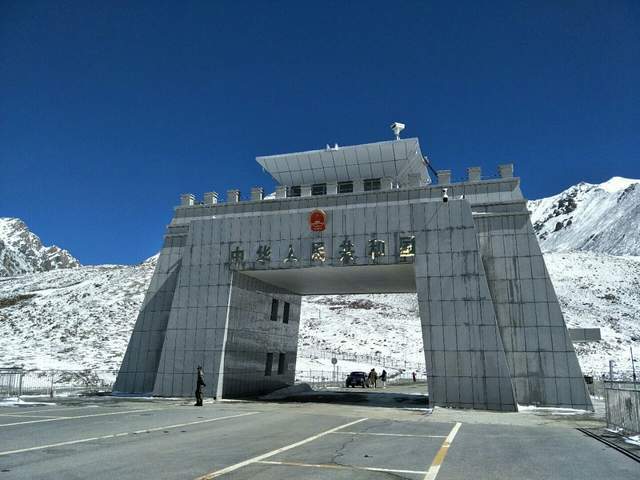 中巴公路为什么要"躲"着阿富汗走?背后是:中国智慧和中国精神