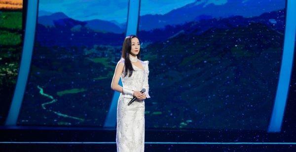 被38岁韩雪惊艳了穿改良旗袍高贵典雅不愧是气质女神