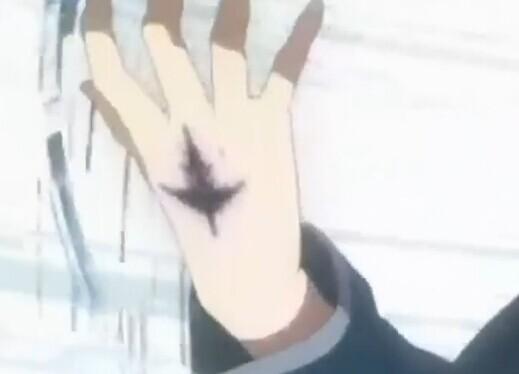 一部动画 右手可以变成铁还可以变成刀 手背上还有个图案