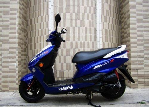 雅马哈迅鹰125踏板车