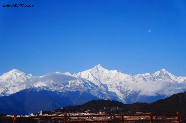 1普达措:纯净绝美的国家公园位于大香格里拉风景区的中心区域,主要由