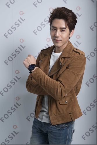 戏剧男神胡宇威出席fossil全新智慧型手表fossil q上市记者会_03