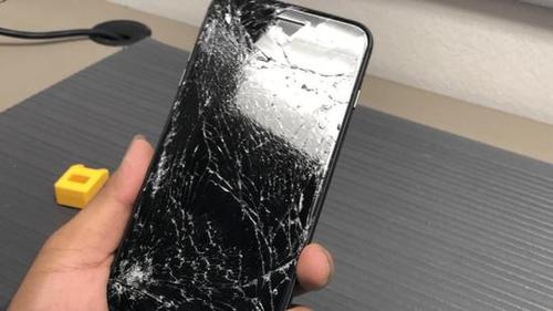 iphone12大卖!今年预计卖出8000万台!网友却"换不起"屏幕