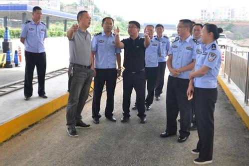 局长彭山带领州政府办,州公安局,州信访局等部门相关同志深入到富宁