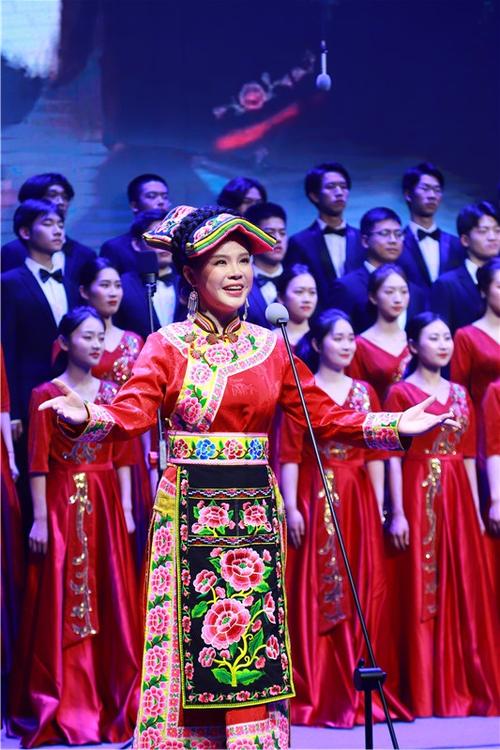 从田野到舞台 四川民歌合唱音乐会真好听!