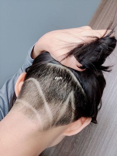 半剃头新图案_女生半剃头_时尚_发型