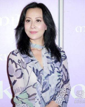 气场女王刘嘉玲减龄发型 连星爷都怕她