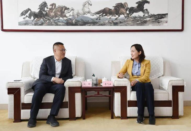 乌兰察布市委副书记 市长奇飞云会见启迪控股副总裁文辉一行