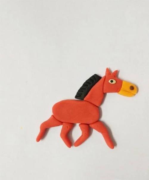 怎么用彩泥捏一匹马