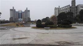 截至2016年12月,南昌工程学院拥有瑶湖和彭家桥两个校区,占地面积