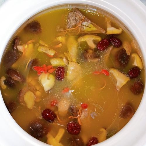 香菇虫草花鸡汤