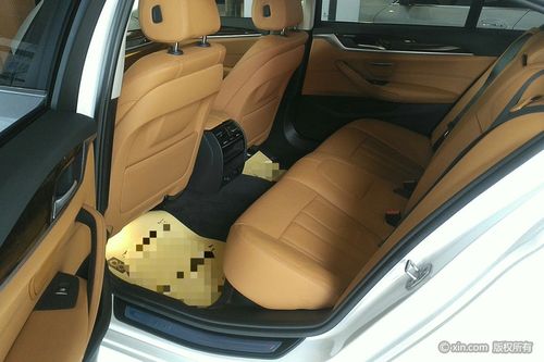 宝马5系后排全景