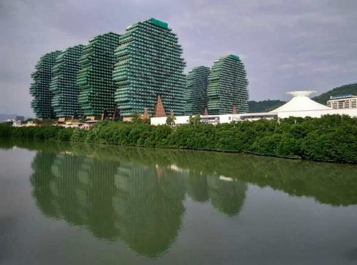 大树公寓豪华壮观,是赵本山花15亿人民币建造的.