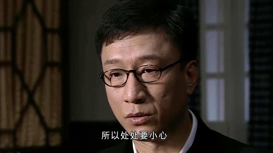 潜伏:翠萍问余则成喜欢左蓝,余则成说必须喜欢翠萍为了潜伏!