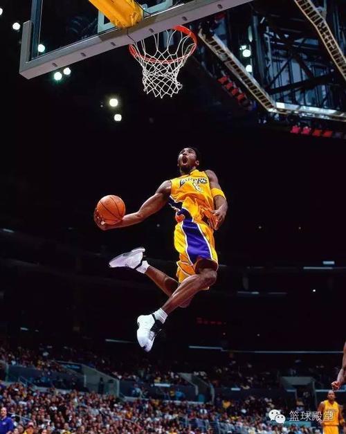 科比最经典扣篮瞬间:叫我如何不怀念有你的岁月!