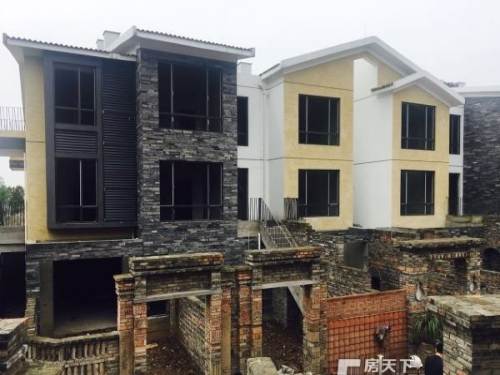 项目简介: 大邑幸福公社位于川西旅游环线上,处于大邑县青霞镇,紧靠