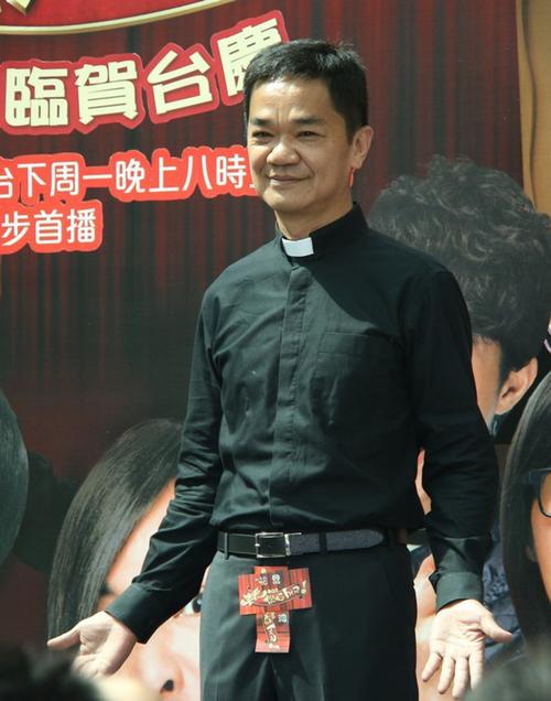 [转载]传"香港四大恶人"之一黄光亮是王祖蓝父亲,真的