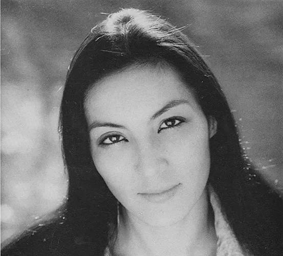 给20岁的尊龙增添了一丝甜蜜,很多时候,都是nina savino在排解尊龙的