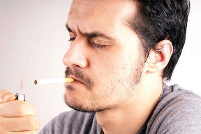 加速男人衰老的行为抽烟不算第一最后一个不少人天天做