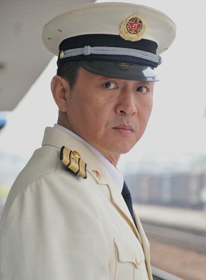庹宗华年轻的时候绝对是一个百分百的帅哥,他也曾经在台湾演艺圈风生