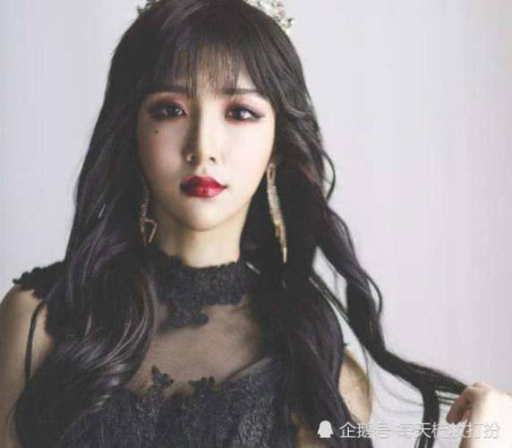 艾比晒健身照,"女性特征"让人看呆,女粉们直呼:给留条活路!