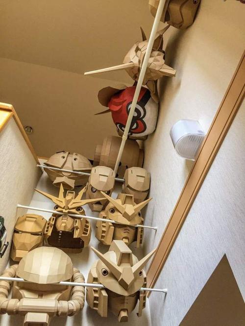 真爱粉制作高达纸箱头盔,不要问我爱不爱高达因为我既