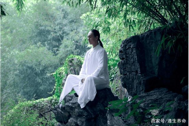 修炼点窍:如何应对打坐时出现的"散乱"和"昏沉"现象?