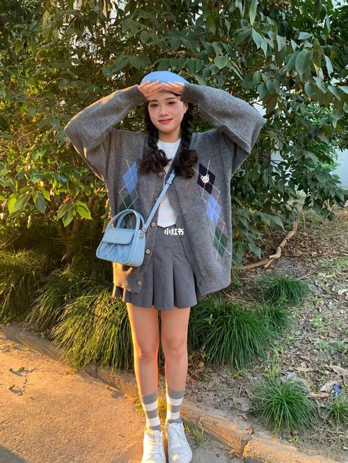 落日前的全身照姿势分享|可爱女孩必学_夕阳_拍照姿势