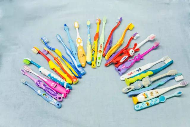 315曝光劣质儿童牙刷,巧了,我们评测了25款,近一半不合格