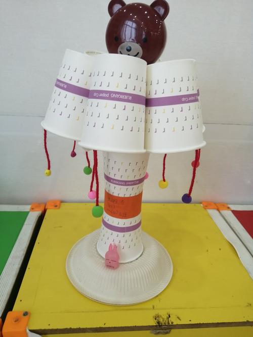 移民小学举行"心灵手巧 创意无限"学生环保手工作品展