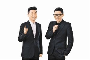 华少(右)和沈涛(上)用幽默的方式讲述严谨的历史.