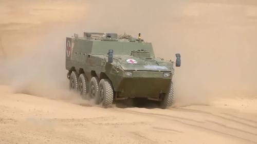 两栖装甲救护车亮相高原,为官兵抢夺"黄金一小时"!