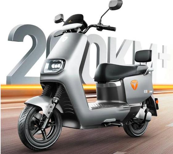 雅迪e8冠能二代评测:搭载72v38ah石墨烯电池,续航可达