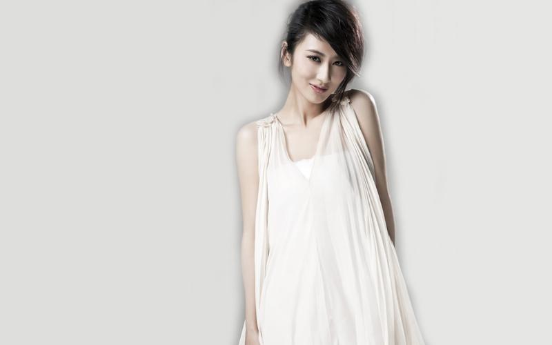 苦情女王郭珍霓简约时尚温馨甜美写真桌面壁纸二