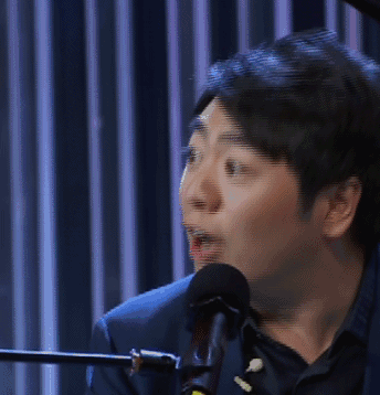 其实朋友们,是你们太不了解郎朗了. 因为他一直都是这样的啊!