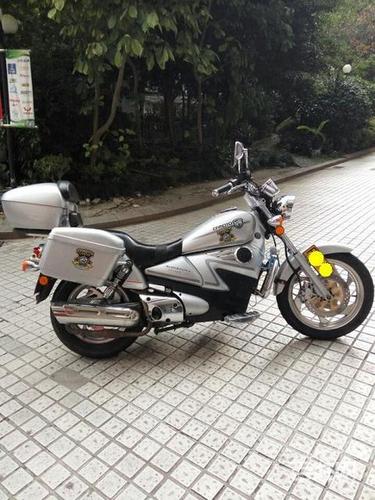 沪黄c牌银色春风250v9太子