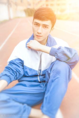 个性网-美图-校服男_唯美图片_帅哥
