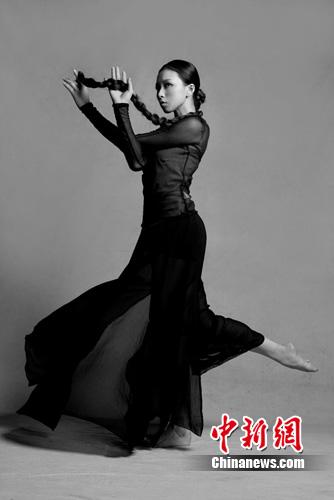 舞蹈家李倩时尚大片秀身韵感叹魅力由心生图