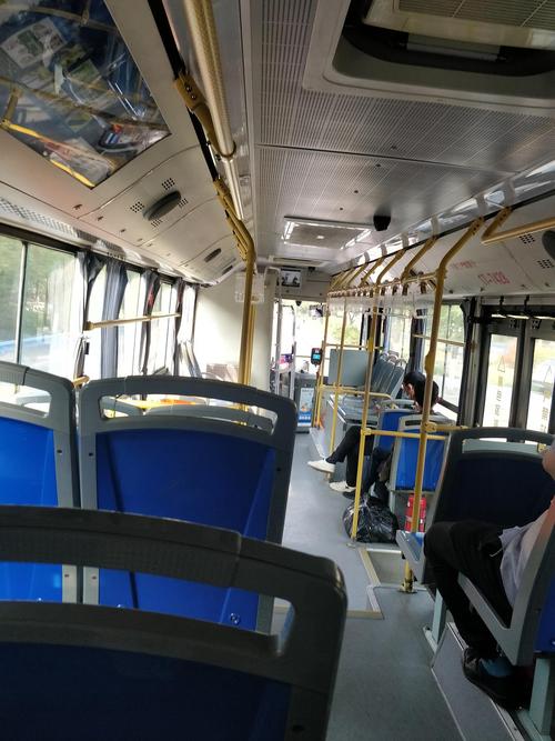 你们那儿的公交车内部长什么样?