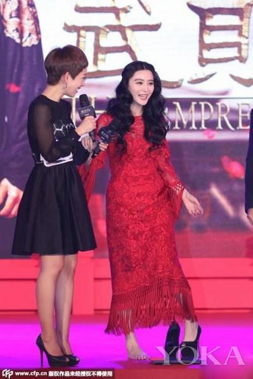 范冰冰为他脱下恨天高 baby唐嫣平底鞋俘获暖男心