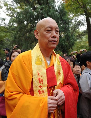 中国佛教协会副会长普陀山佛教协会会长普济禅寺方丈道慈法师