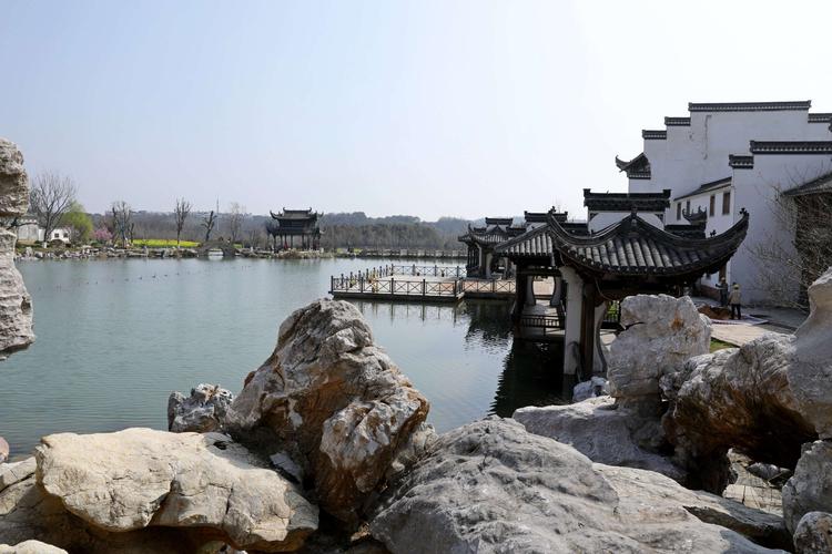 溧水山凹村遇园.