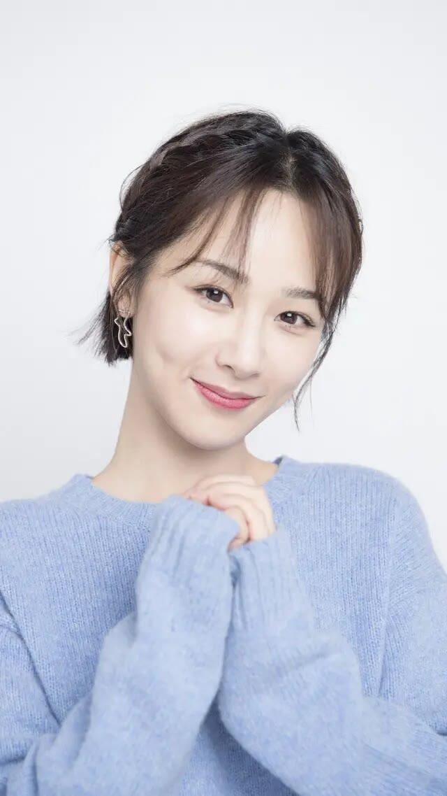 杨紫今天首次回应与欢瑞解约事件,她没有正面回应,但