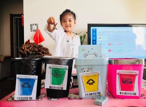 推广普通话 宣讲垃圾分类 争做文明宣传员 西安小学生