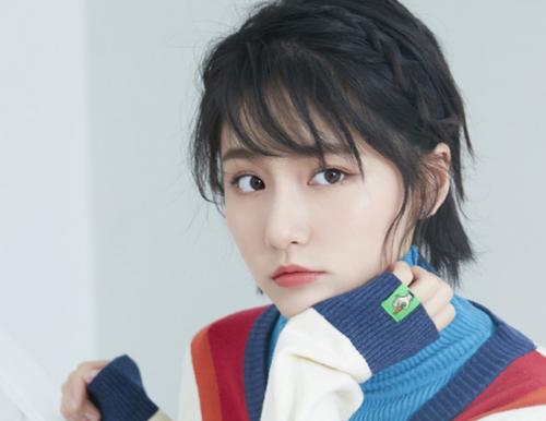 演员成果可爱写真,眉目如画,美如冠玉